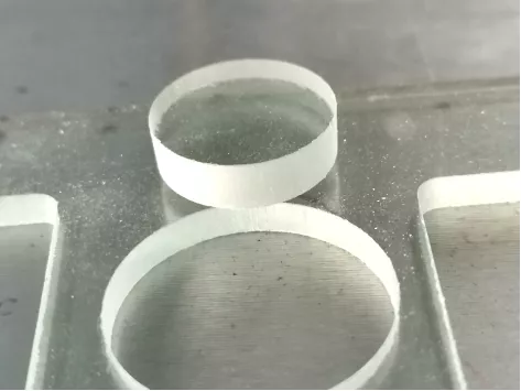 玻璃高效切孔-光至科技GT係列激光器