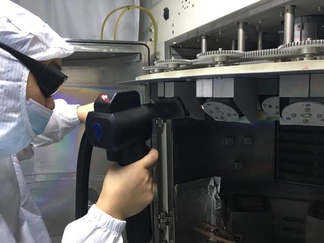 1500w手持激光除鏽機(手持式激光焊機1500w)  第1張